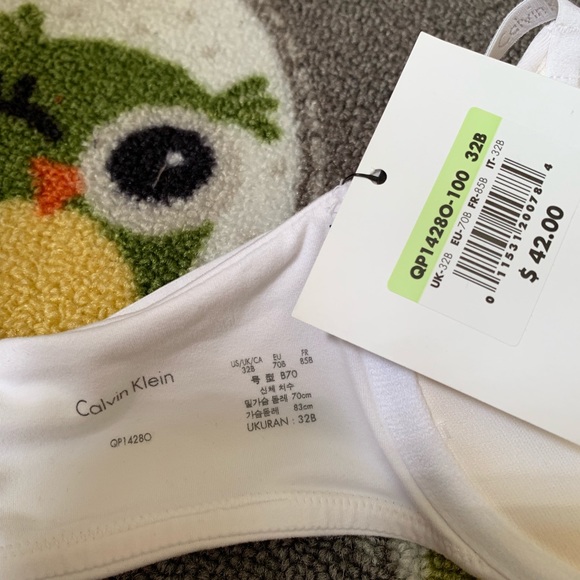 Calvin Klein Push Up With Convertible Straps - Picture 3 of 5